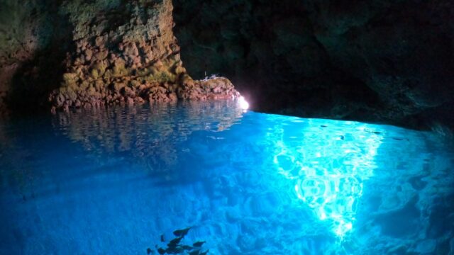 沖縄の青の洞窟の場所とツアーはどこがいい？シュノーケリングや初めて行った近くのビーチの感想とは？